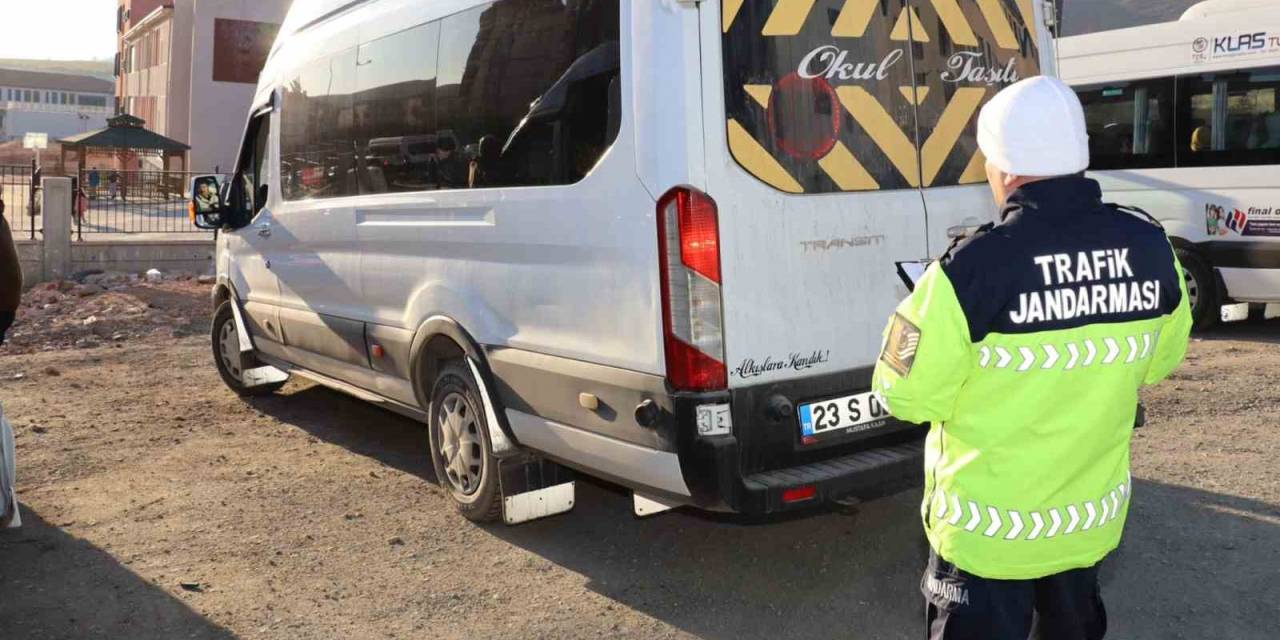 Elazığ’da Jandarmadan Okul Önlerinde Denetim