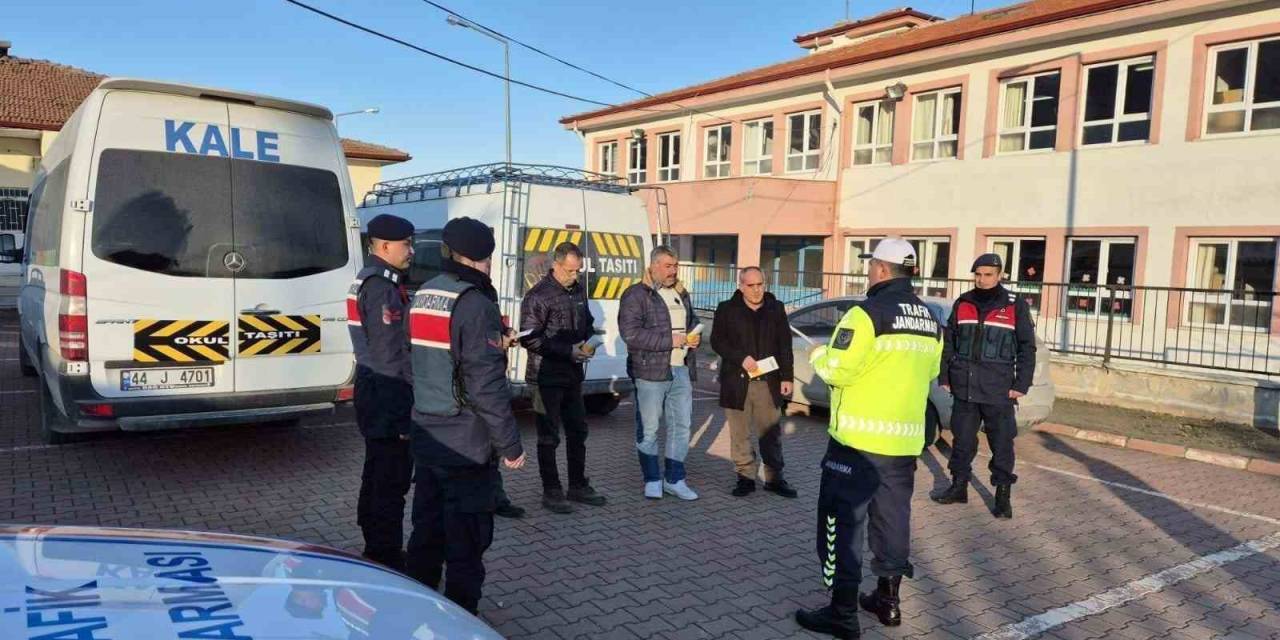 Malatya’da Jandarmadan Servis Araçlarına Denetim