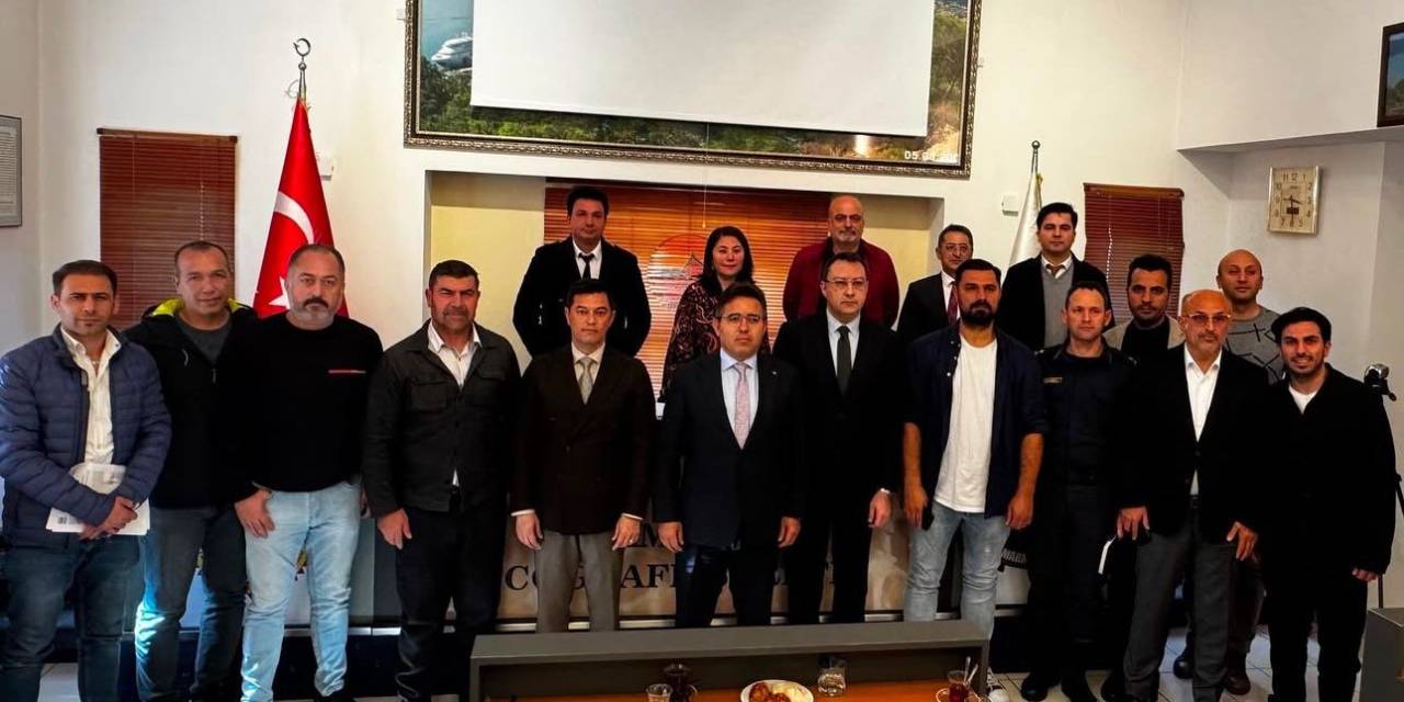 Marmaris Barlar Sokağı İçin İlçe Protokolü Sokak Esnafı İle  Toplantı Yaptı