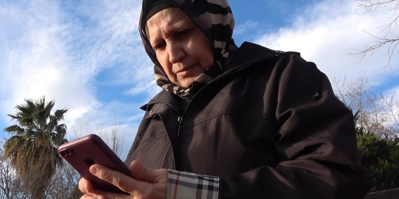 Enkazda Kalan Babasını İki Yıldır Arıyor