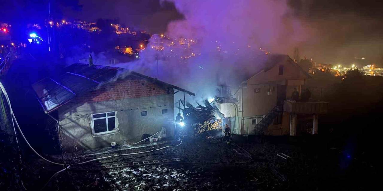 Kömürlükte Yaktığı Ateş Eve Sıçradı: 3 Kişi Dumandan Etkilendi