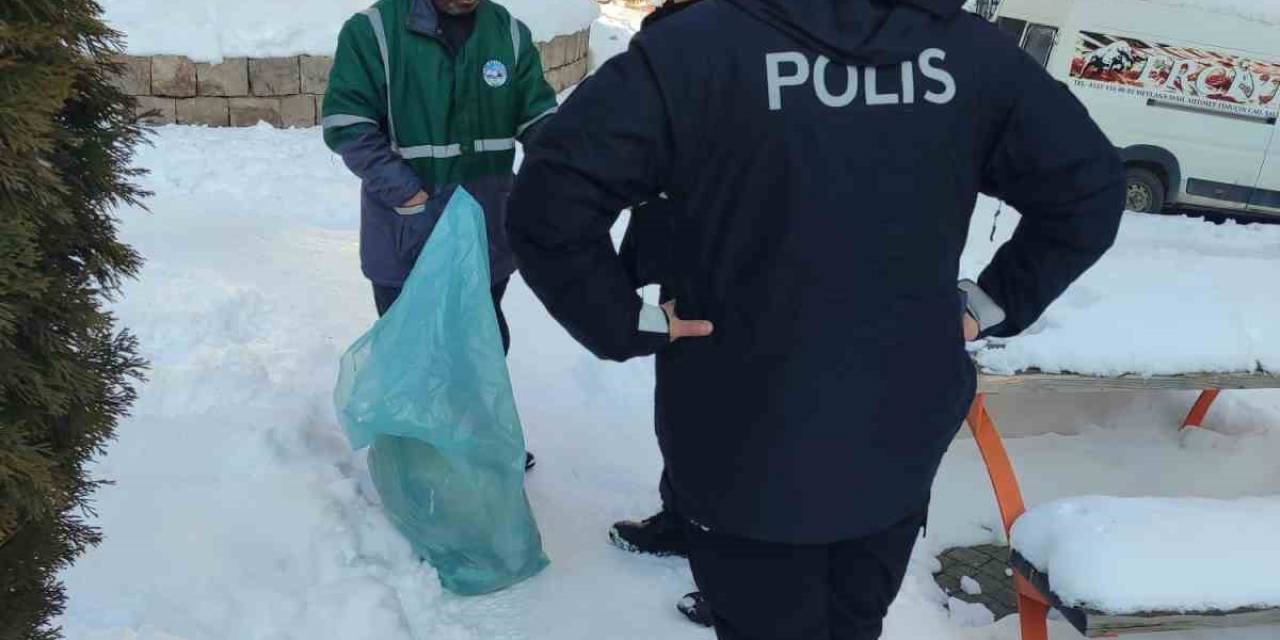 Talas Belediyesi Personeli Bulduğu Parayı Polise Teslim Etti