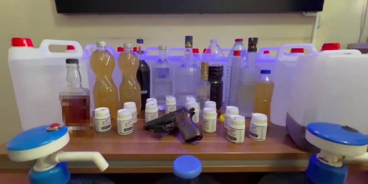 Polis, Damacanalarda Litrelerce Sahte Alkol Ele Geçirdi