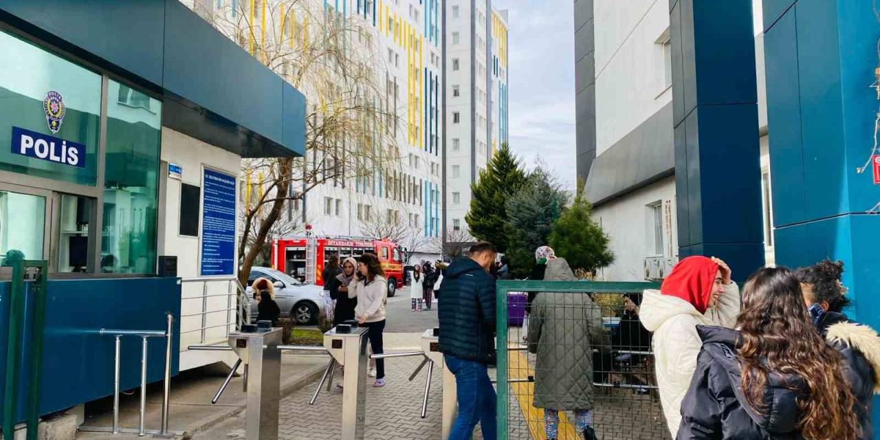 Diyarbakır’da Kız Yurdunda Yangın Paniğe Neden Oldu