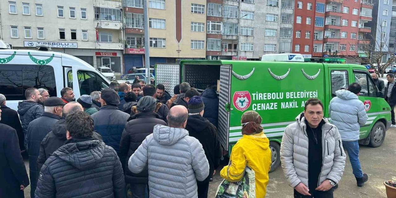 Kazada Hayatını Kaybeden 4 Kişi Toprağa Verildi