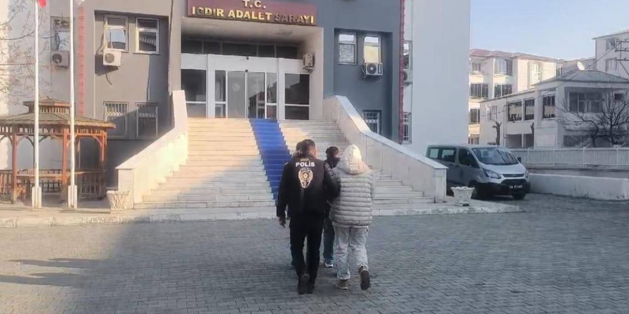 Iğdır’da Çocukların Müstehcen Görüntülerini İzleyen Ve Bulunduranlar İle  Yasa Dışı Bahis Reklamı Yapan Fenomenlere Operasyon