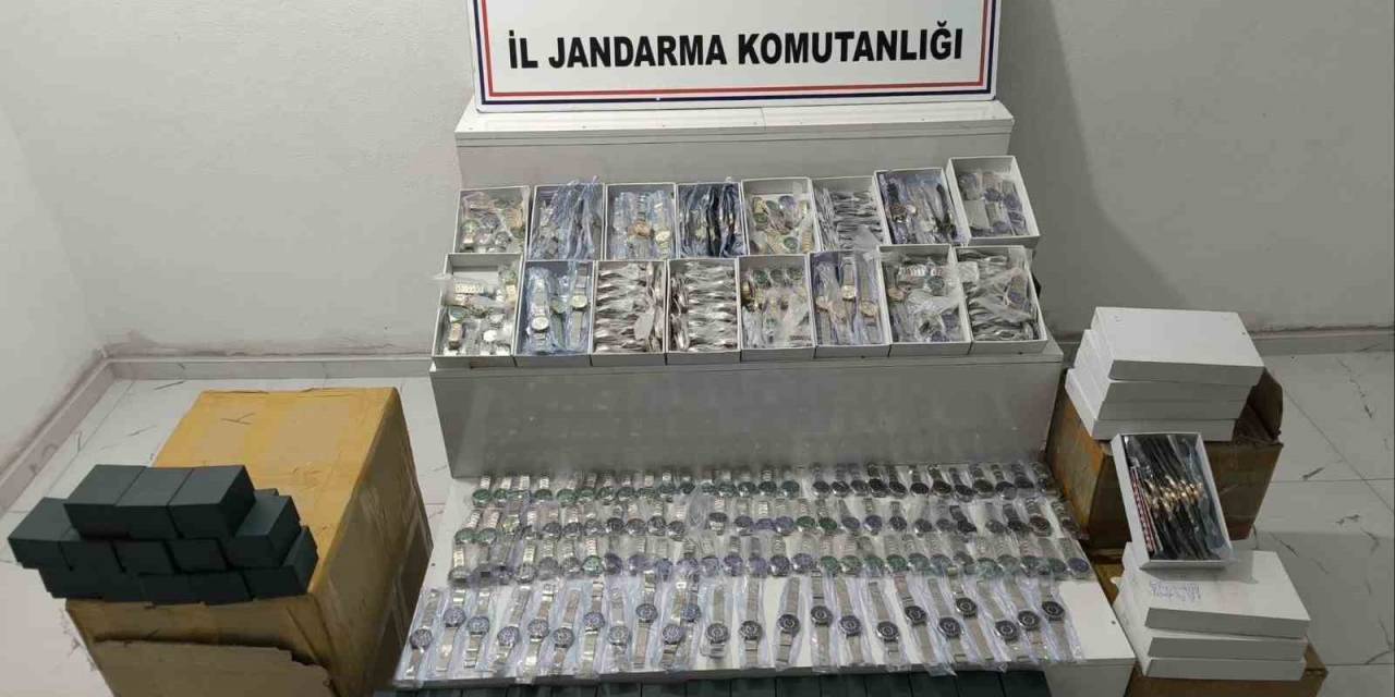 Gaziantep’te 2,3 Milyon Tl Değerinde Taklit Saat Ele Geçirildi