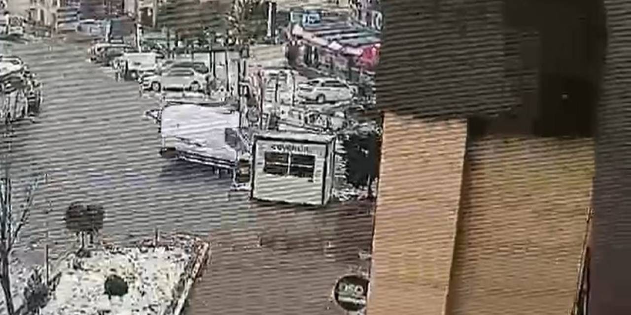 Alkollü Olduğu İddia Edilen Sürücü Önce Kadına Çarptı, Sonra Olay Yerinden Kaçmak İstedi