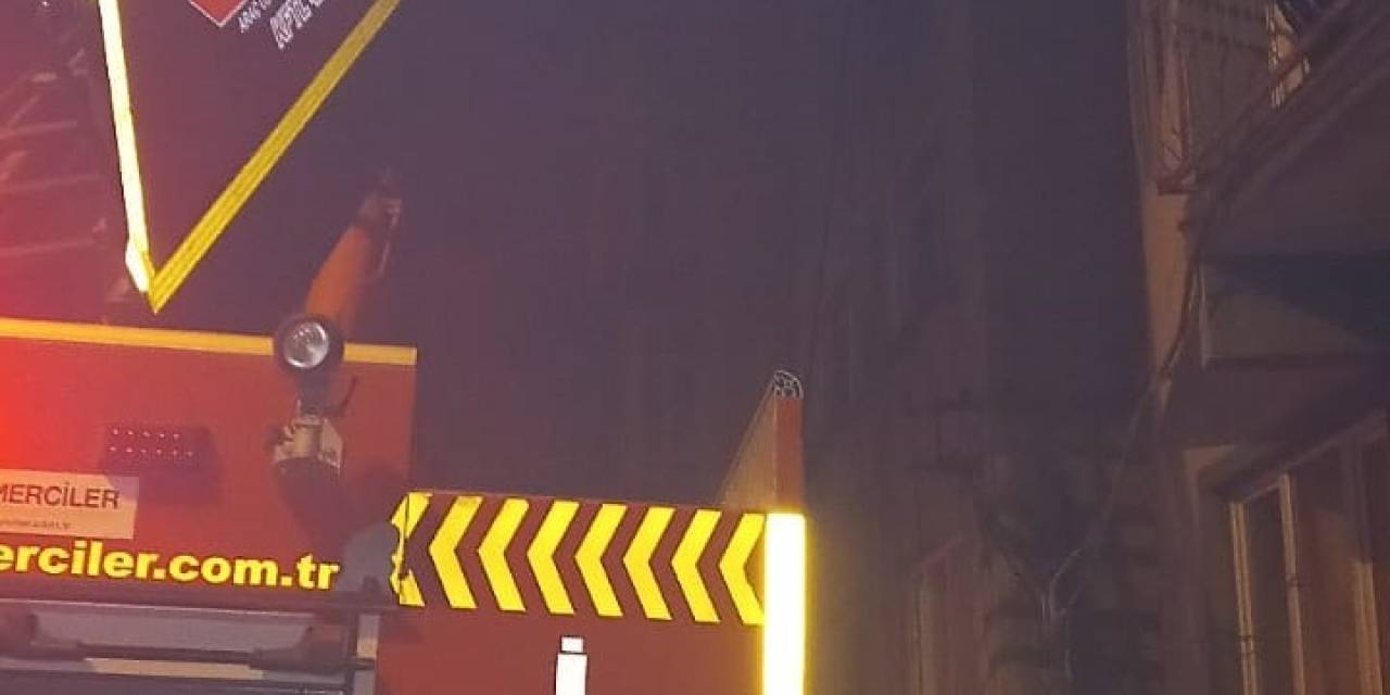 Bandırma’da Çatı Katında Yangın