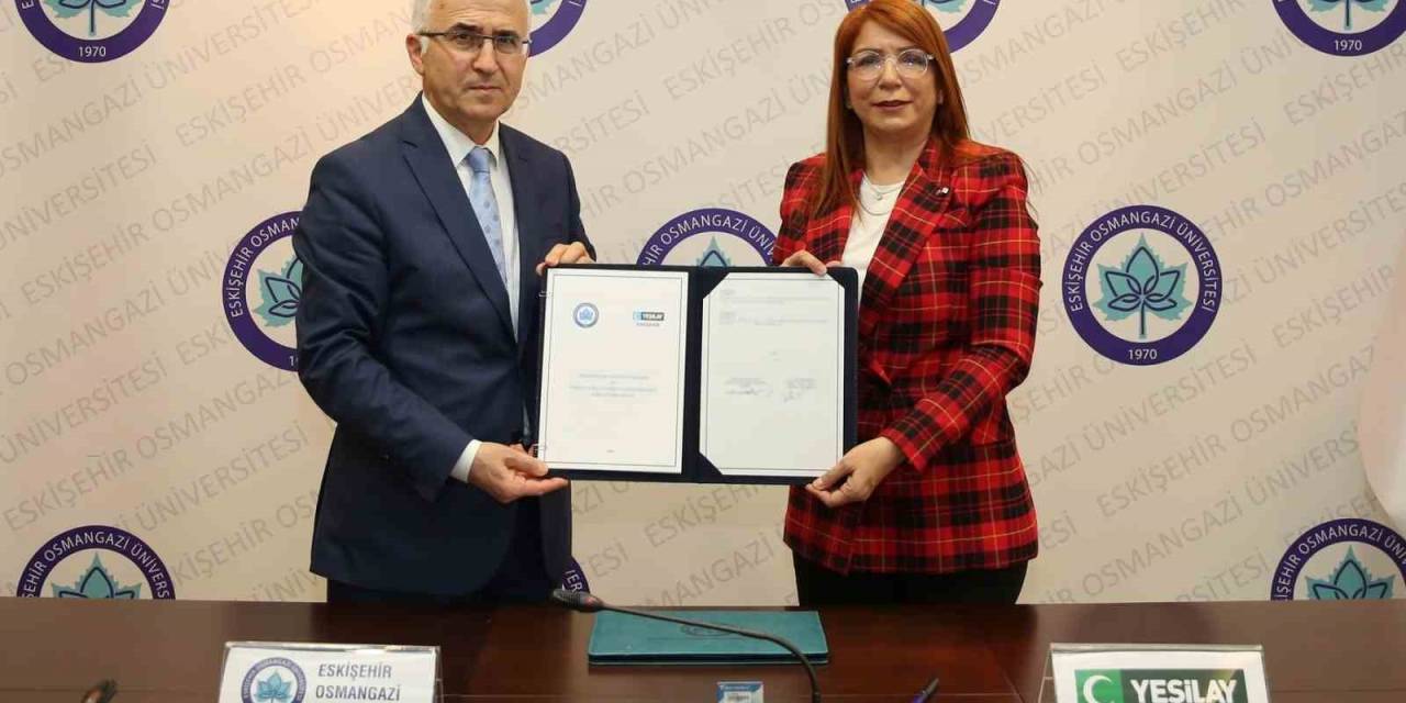 Esogü İle Türkiye Yeşilay Cemiyeti Eskişehir Şubesi Arasında İş Birliği Protokolü