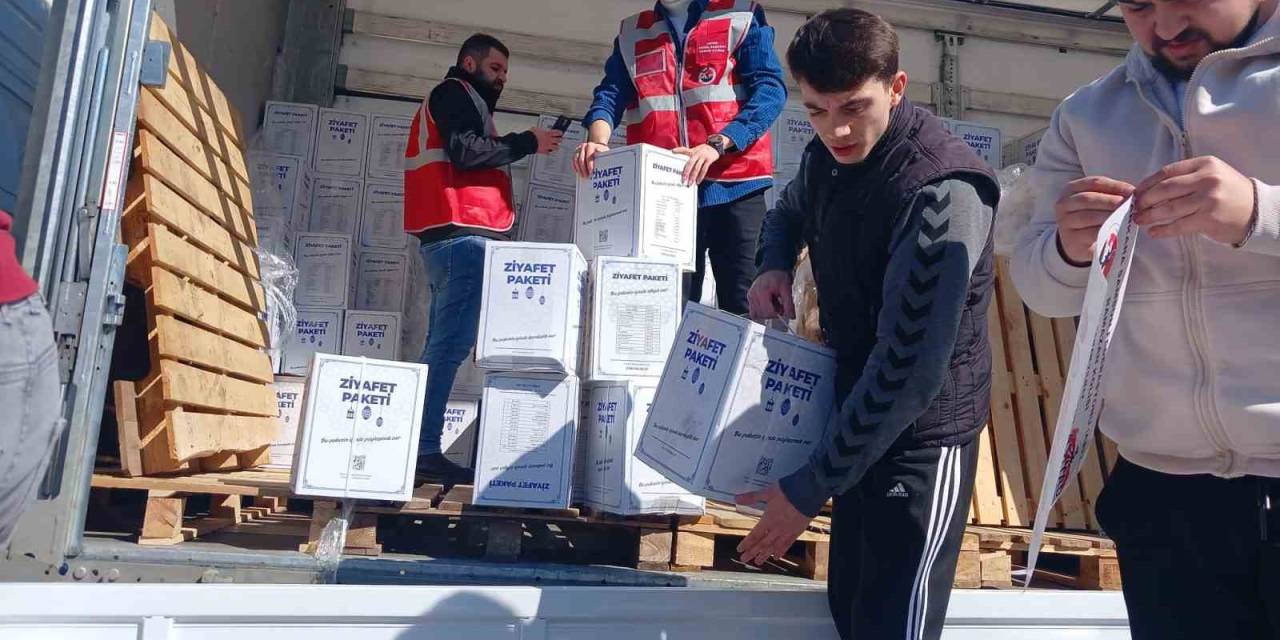 İhtiyaç Sahiplerine 5 Bin 555 Ramazan Kolisi