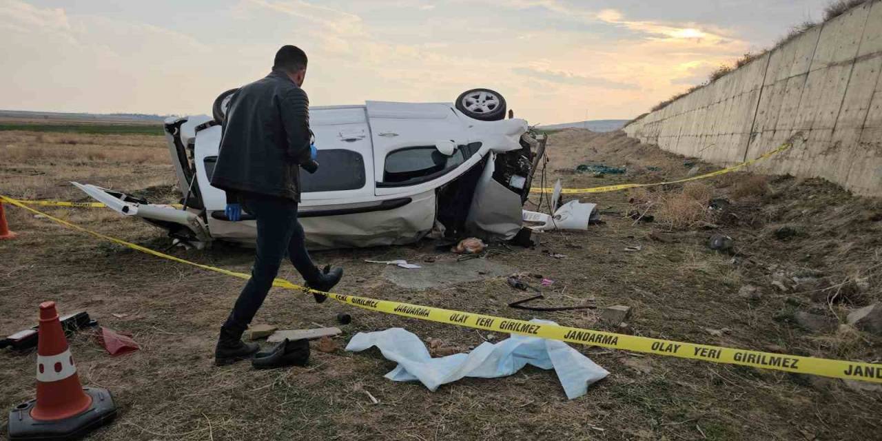 Bayramlaşmadan Dönen Muhtarın Aracı Şarampole Yuvarlandı: 1 Ölü