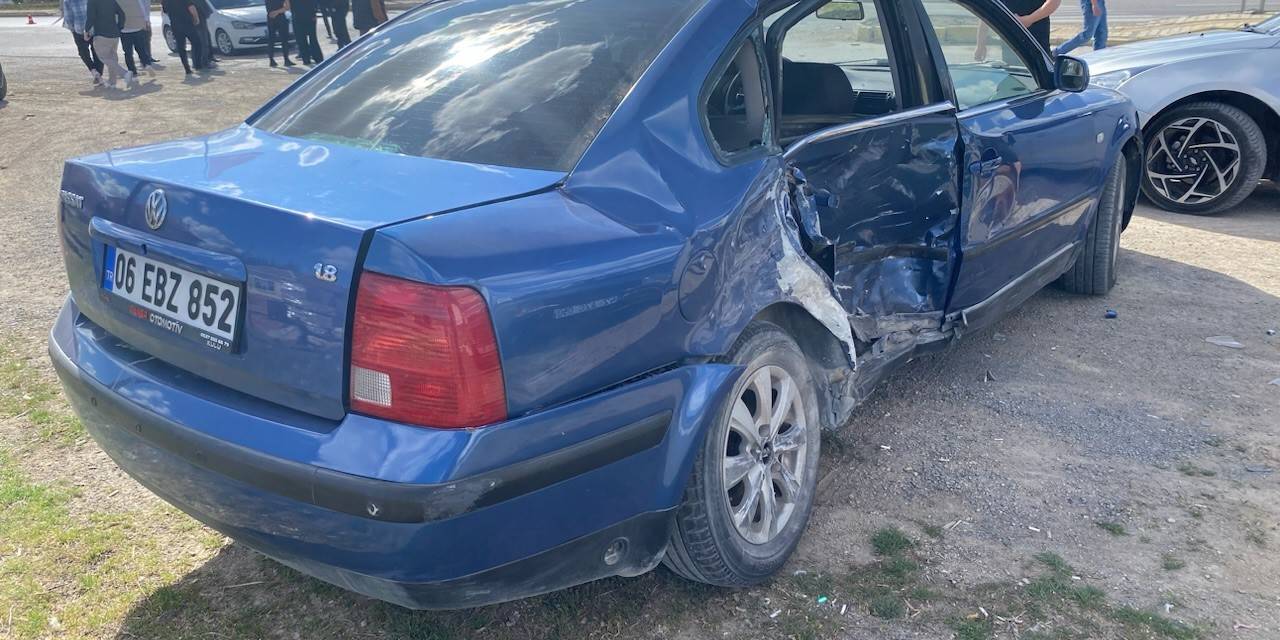 Konya’da İki Otomobil Çarpıştı: 6 Yaralı