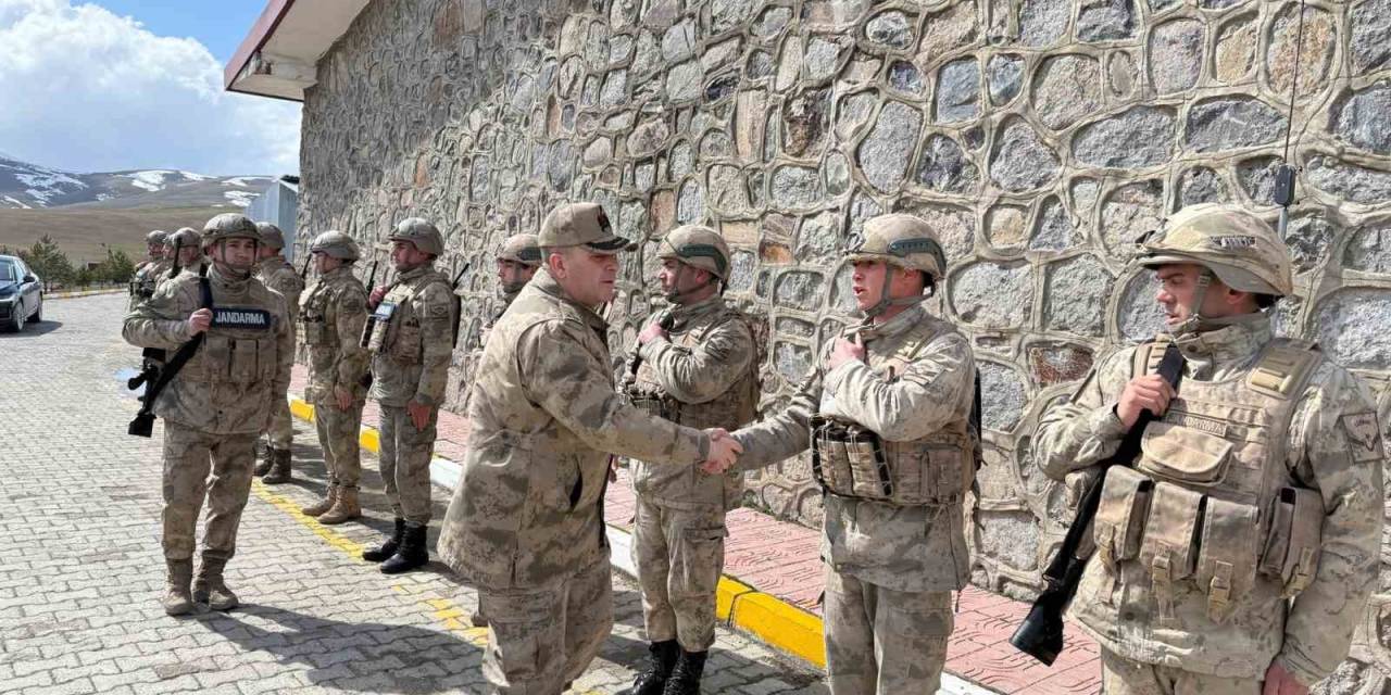 Ağrı Jandarma Komutanı Kiper’den Bayram Ziyareti Ve Denetimler