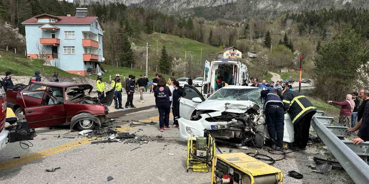 Kastamonu’da 2 Otomobil Çarpıştı: İlk Belirlemelere Göre 3 Kişi Öldü, 4 Kişi Yaralandı