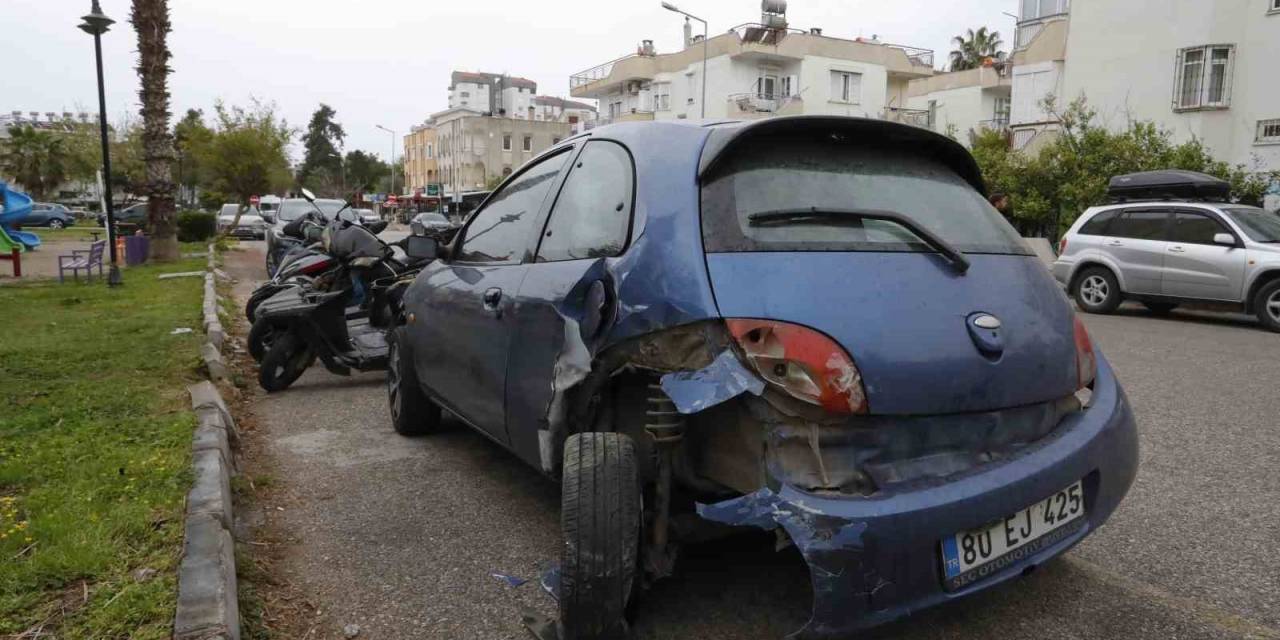 Lüks Otomobiliyle 1 Araç Ve 6 Motosikleti Hurdaya Çevirdi, Rahat Tavırları İle Dikkat Çekti