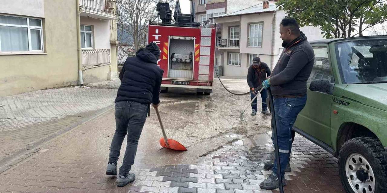 Temiz Çevre İçin Ekipler Yoğun Çalışmaya Devam Ediyor