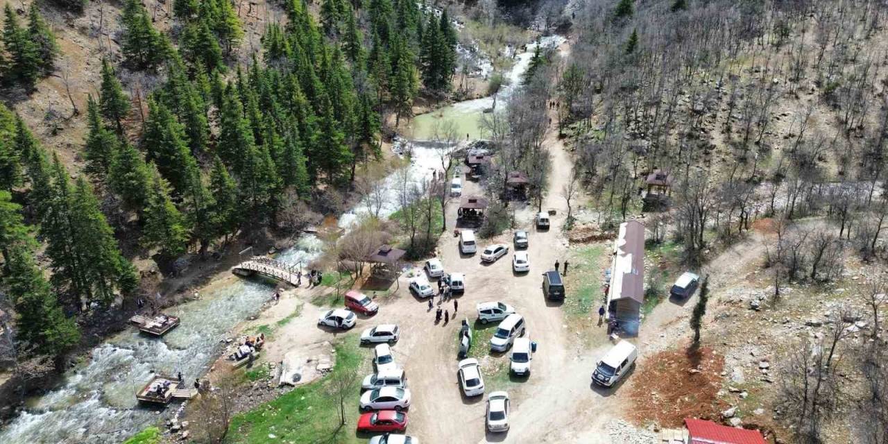Konya’da Aygırdibi Şelalesi Bayramda Piknikçilerin Akınına Uğradı