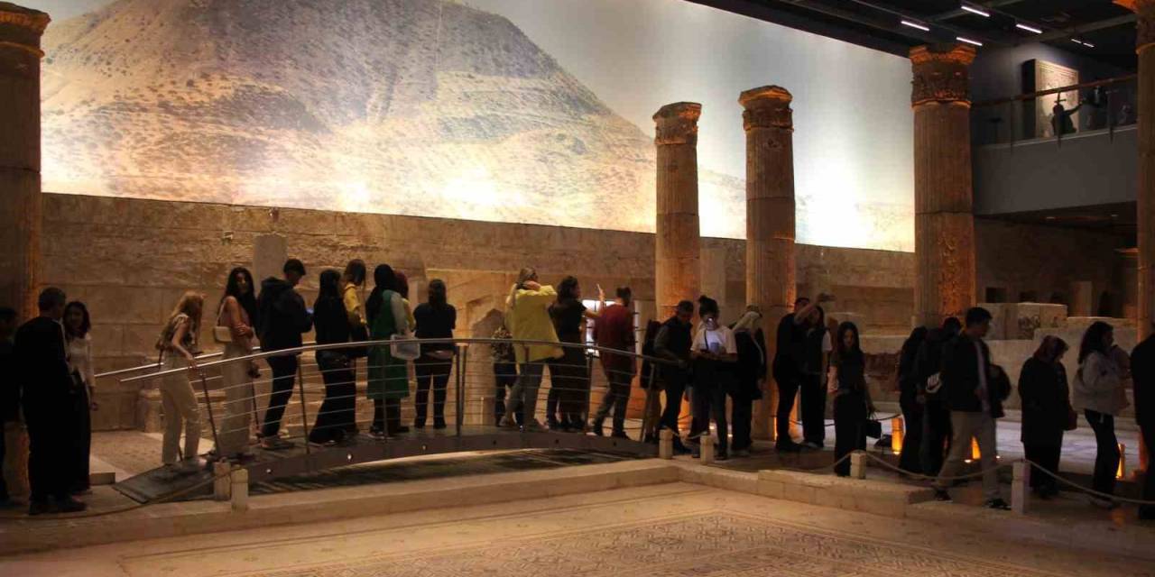 Zeugma Mozaik Müzesi Bayramda Ziyaretçi Akınına Uğruyor