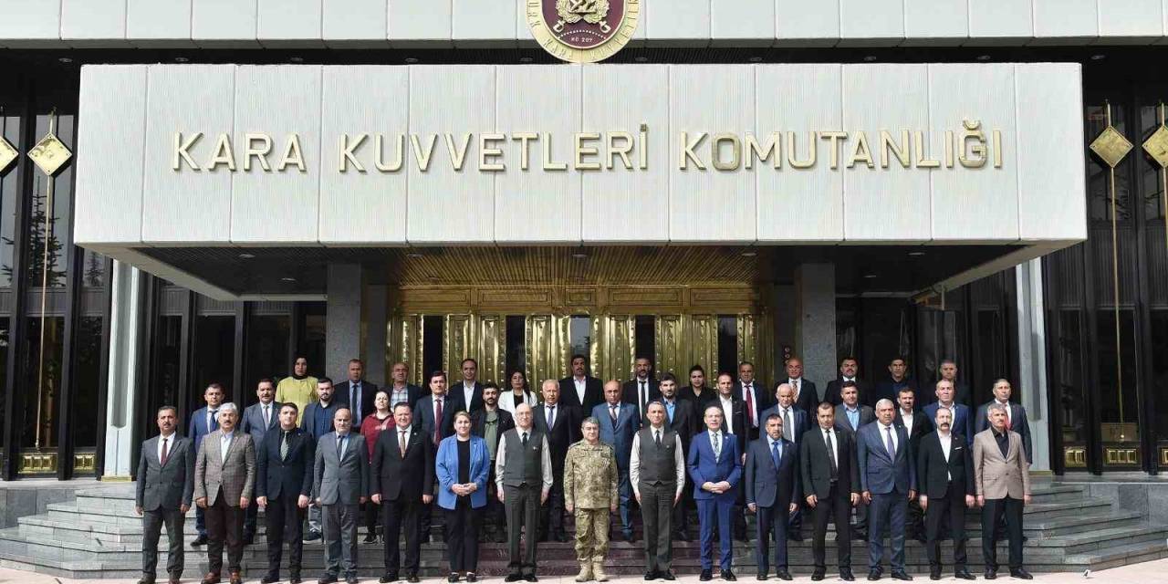 Kara Kuvvetleri Komutanı Doğu Ve Güneydoğu’dan Gelen Şehit Ve Gazi Yakınlarını Ağırladı