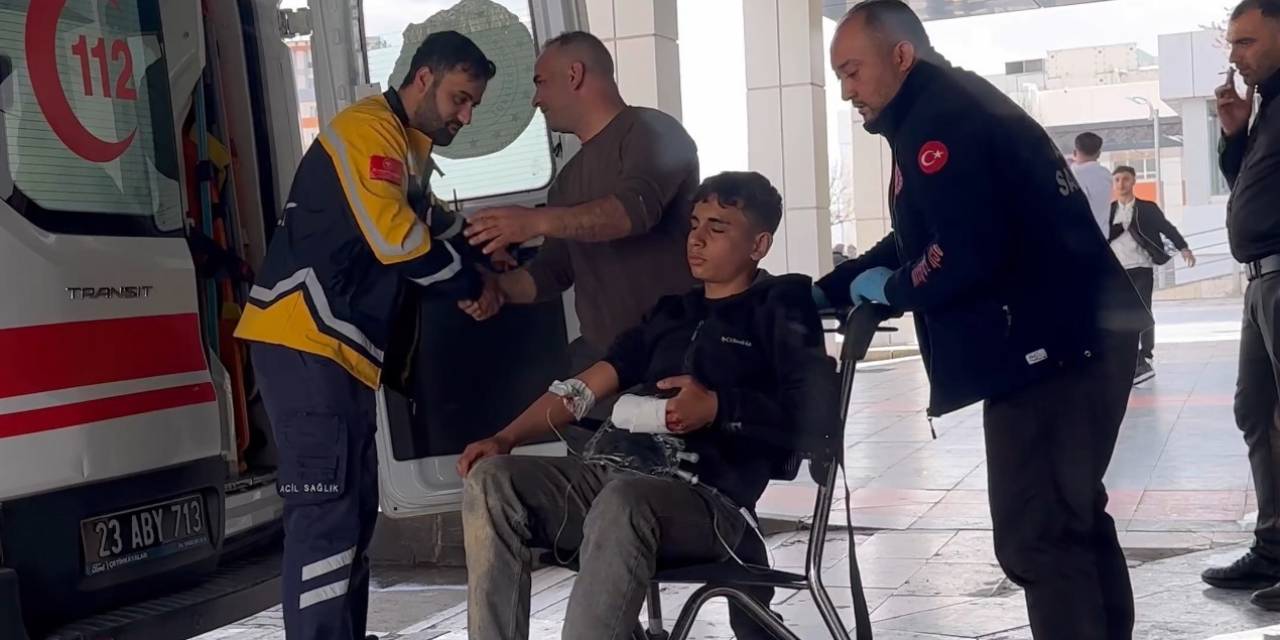 Elazığ’da Çapa Makinesine Elini Kaptıran 14 Yaşındaki Çocuk, Yaralandı