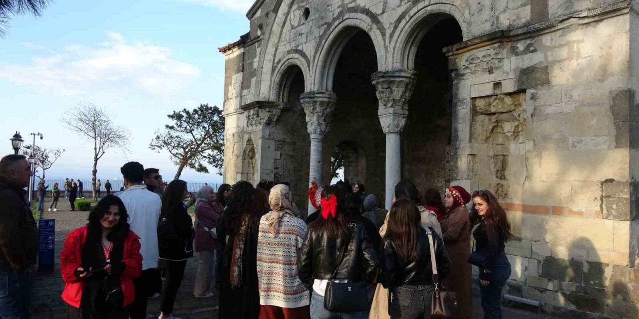 Ortahisar Ayasofya Camisi Ramazan Bayramı’nda Ziyaretçi Akınına Uğruyor