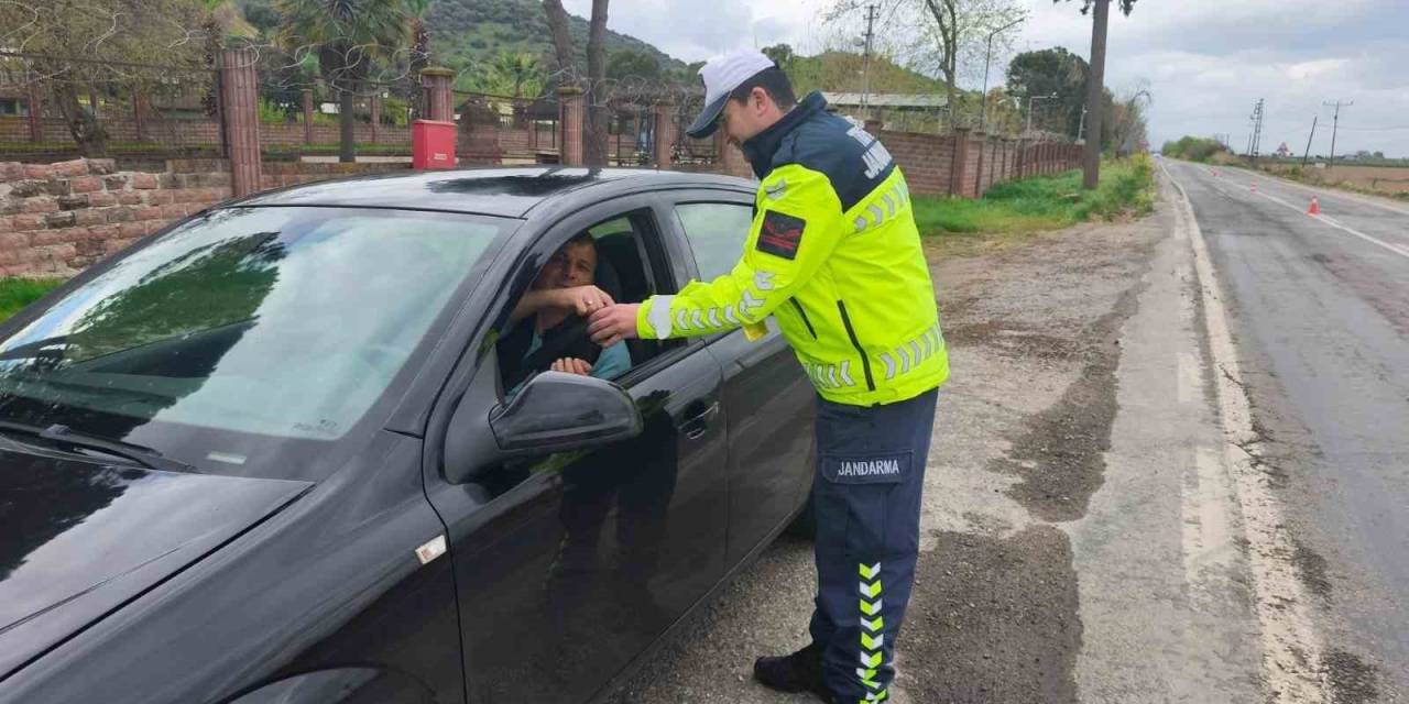 Jandarma Ekipleri Bayramda Trafik Denetimlerini Sürdürüyor