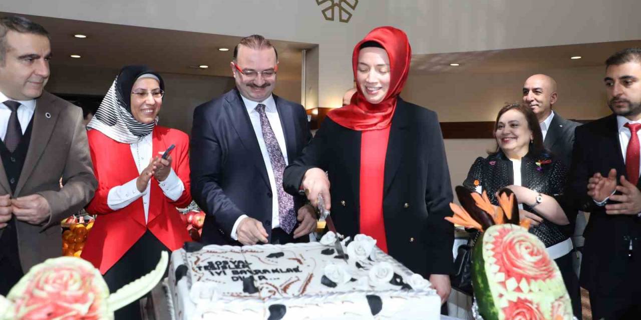 Atatürk Üniversitesinde Ramazan Bayramı Coşkusu