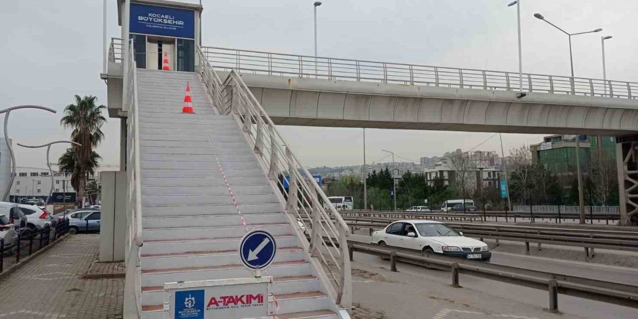 Üst Geçitler Bakım Ve Onarımdan Geçiriliyor