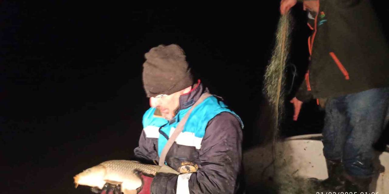 Kovada Gölü’nde Gizli Sazan Avına Gece Baskını