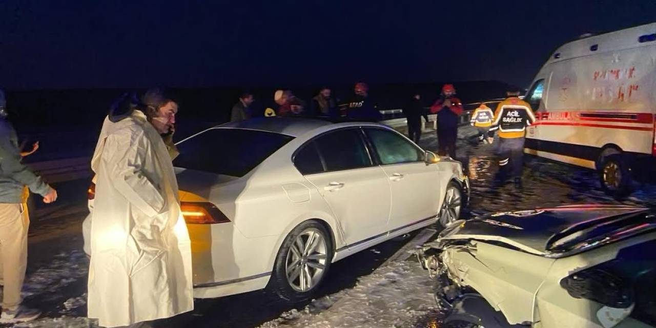 Aksaray’da 12 Aracın Karıştığı Zincirleme Kaza: 10 Yaralı
