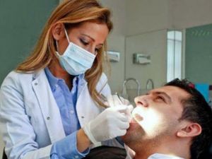 Dişlerinizin Sararmasını Önlemek İçin Bunları Yapın