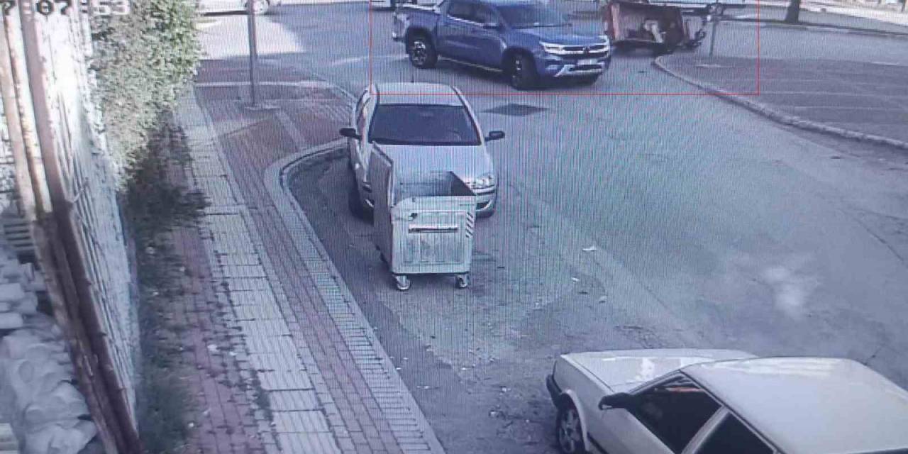 Kamyonetin Çarptığı Üç Tekerli Motosikletinin Altında Kaldı