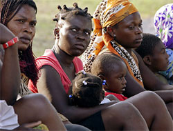 İki yaşında kızlar tecavüz kurbanı