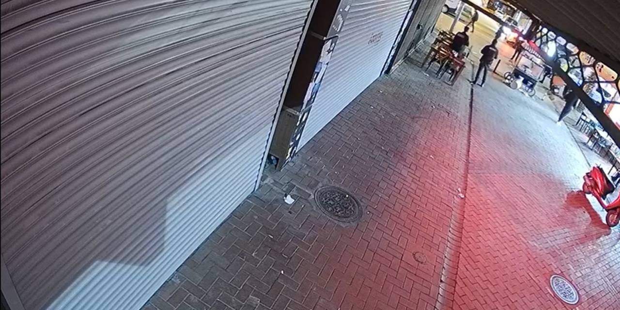 Eşini Öldürüp, Kızını Da Yaralayan Adamın Etkisiz Hale Getirildiği Görüntüler Ortaya Çıktı