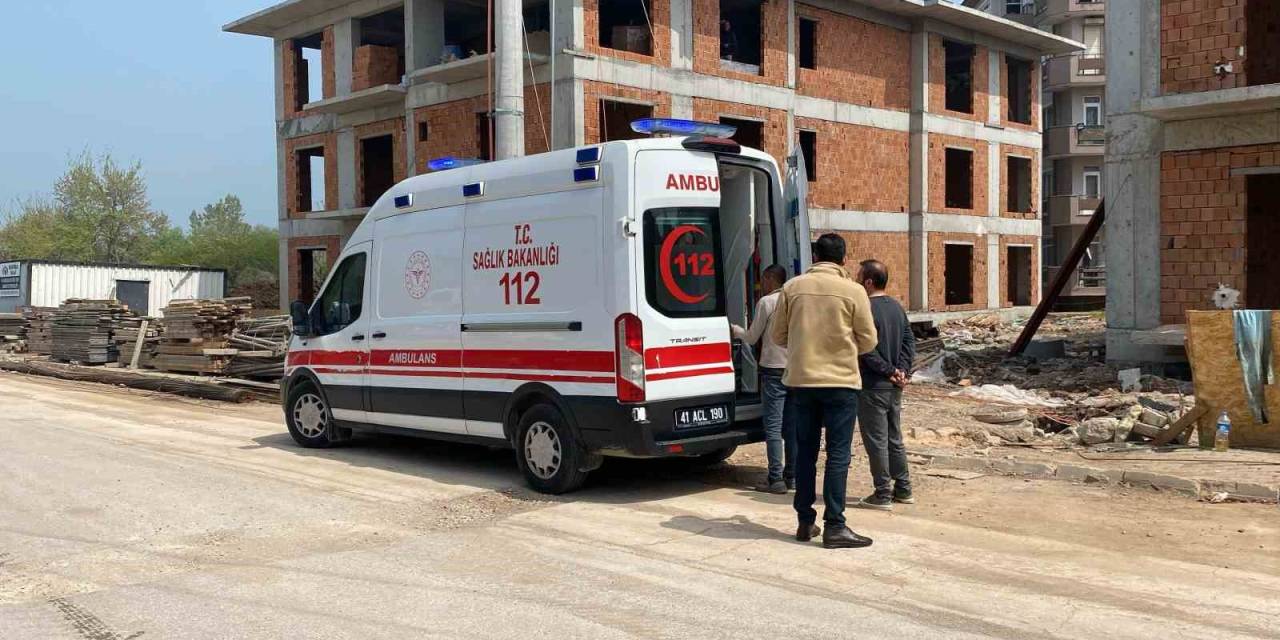 İnşaatta 3 Metre Yükseklikten Düşen İşçi Yaralandı
