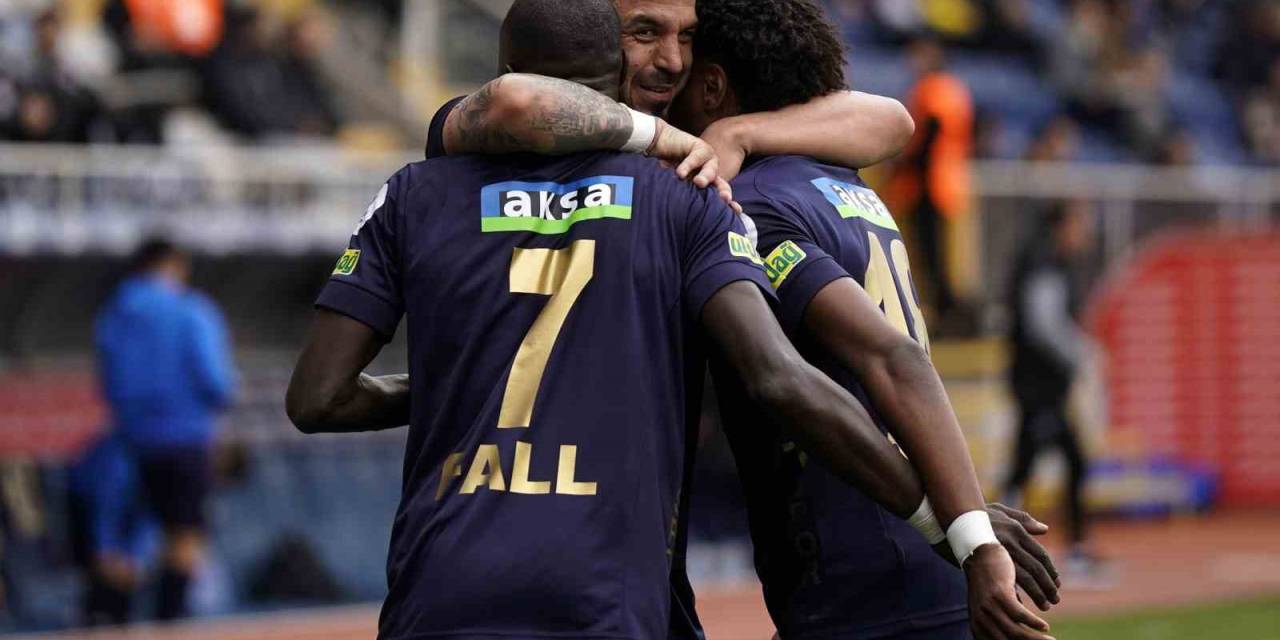 Trendyol Süper Lig: Kasımpaşa: 2 - Sivasspor: 0 (İlk Yarı)