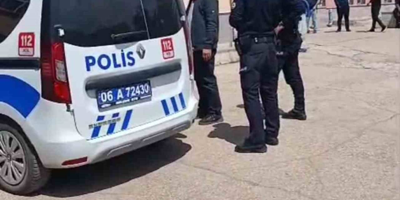 Başkalarına Ait Kimlikle Sürücü Belgesi Sınavına Giren 12 Şüpheliye Gözaltı