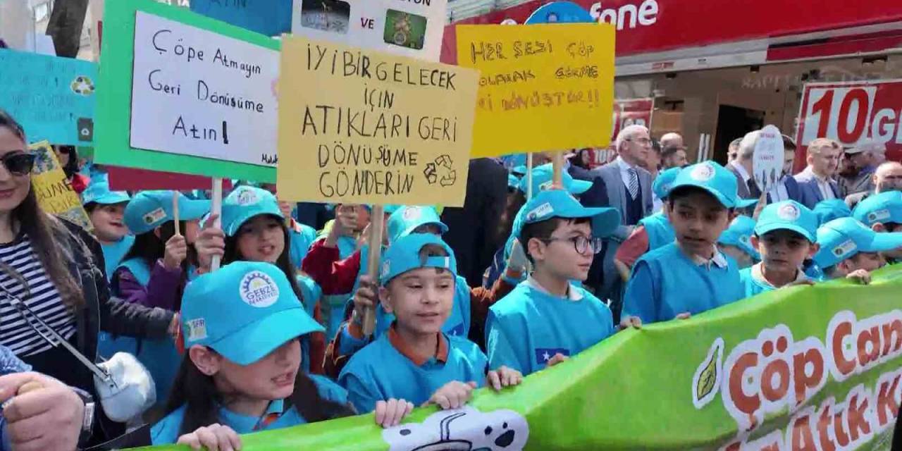 Gebzeli Öğrencilerden Sıfır Atık Projesi’ne Destek Yürüyüşü