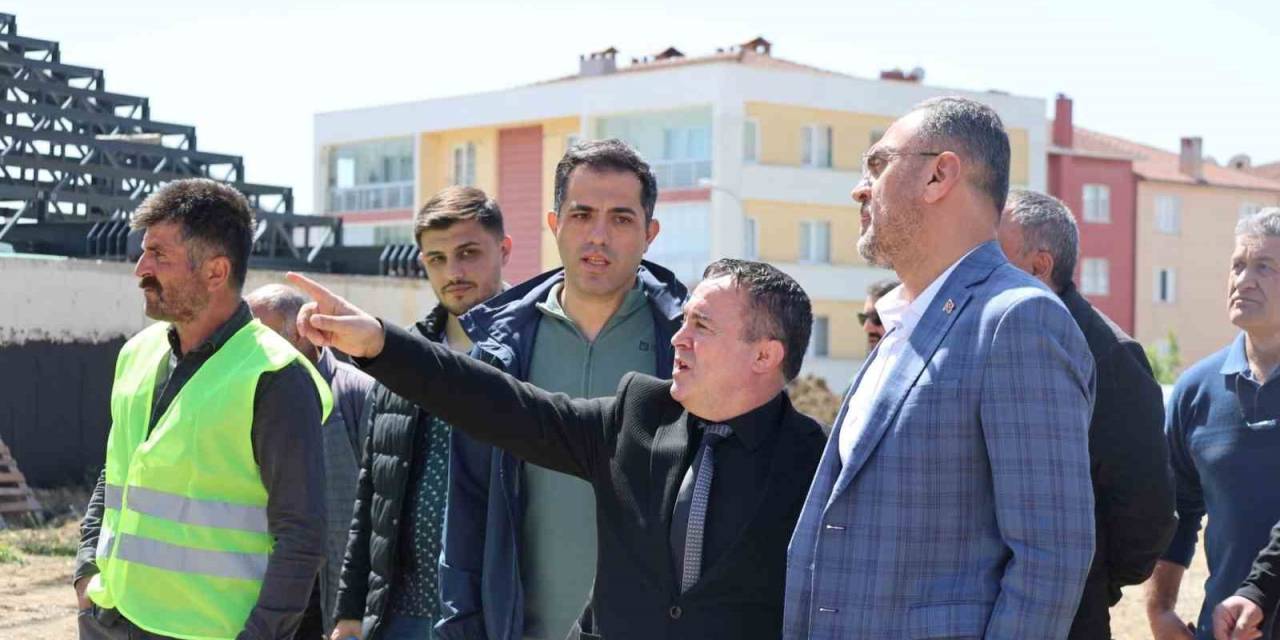 Bilecik’te Yıllardır Bitmeyen Edebali Stadı’nda İnceleme Yaptı