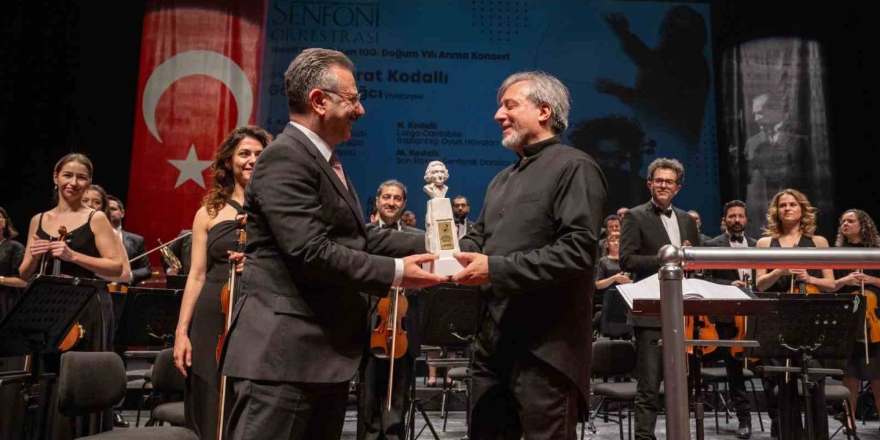 Vali Aksoy, Nevit Kodallı’nın Anısına Düzenlenen Konsere Katıldı