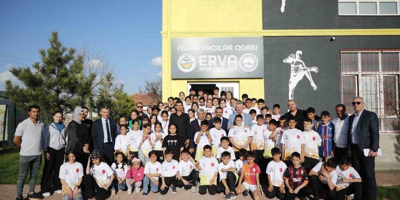 Erva Sporcularına Mobilyacılar Odası’ndan Ödül