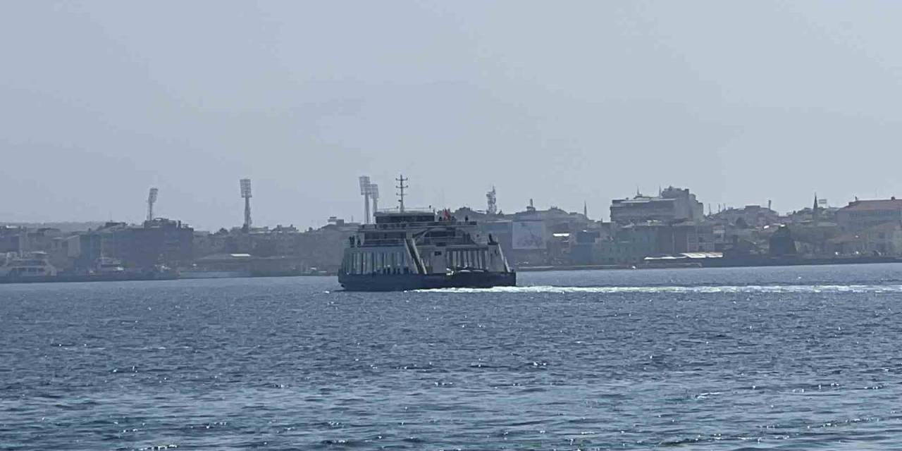 Çanakkale Boğazı’nda Sis Etkisini Yitirdi, Feribot Seferleri Tekrar Başladı