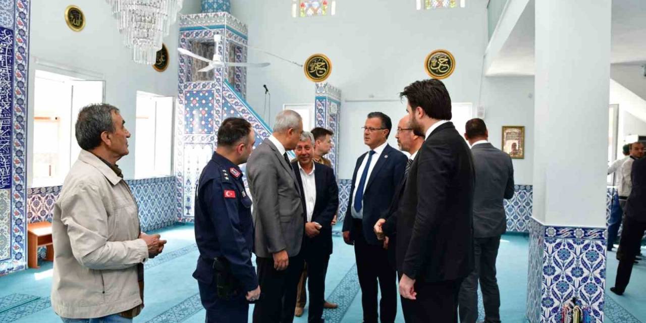 Hayırseverin Yaptırdığı Cami Dualarla Açıldı