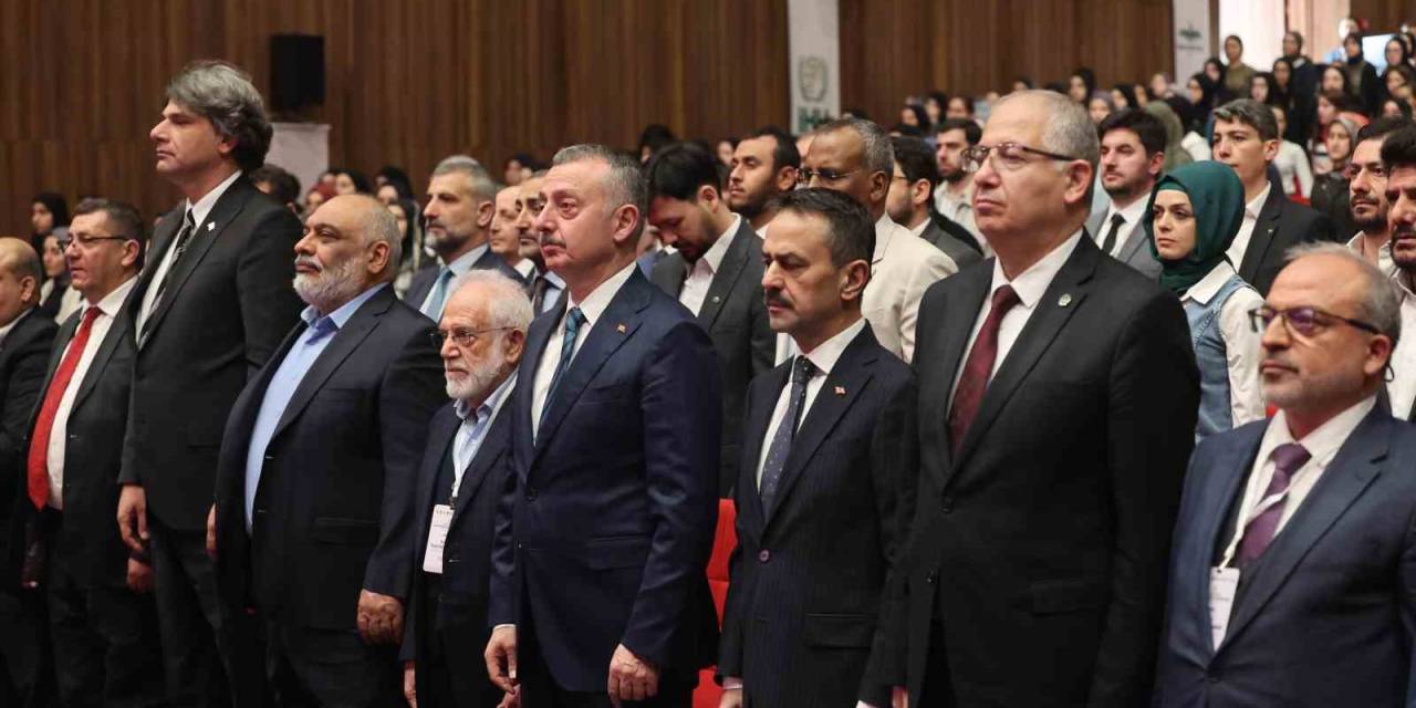 Bu Sempozyumda Savaşın Dini, Hukuki Ve İnsani Boyutları Gözler Önüne Seriliyor