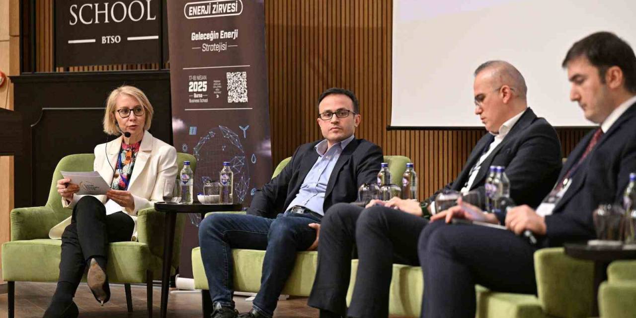 Geleceğin Enerji Stratejisi Uludağ Enerji Zirvesi’nde Konuşuldu