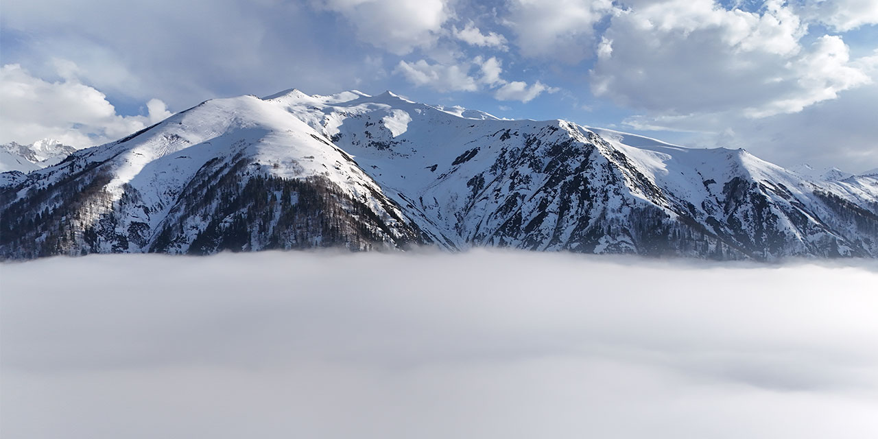 Rize'nin yüksek yaylalarında oluşan "sis denizi" dronla görüntülendi