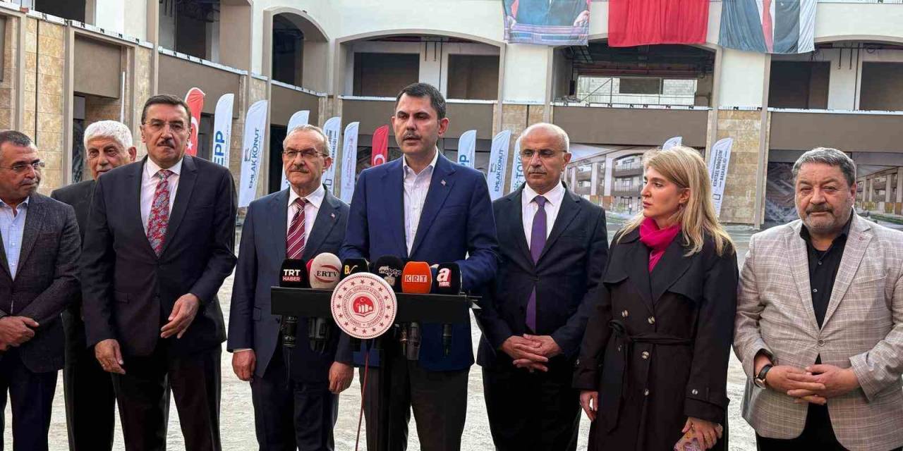 Bakan Kurum, Malatya’da Bakırcılar Çarşısı Şantiyesini Ziyaret Etti: "Yıl Sonuna Kadar 453 Bin Yeni Konut Ve İş Yerini Teslim Edeceğiz"