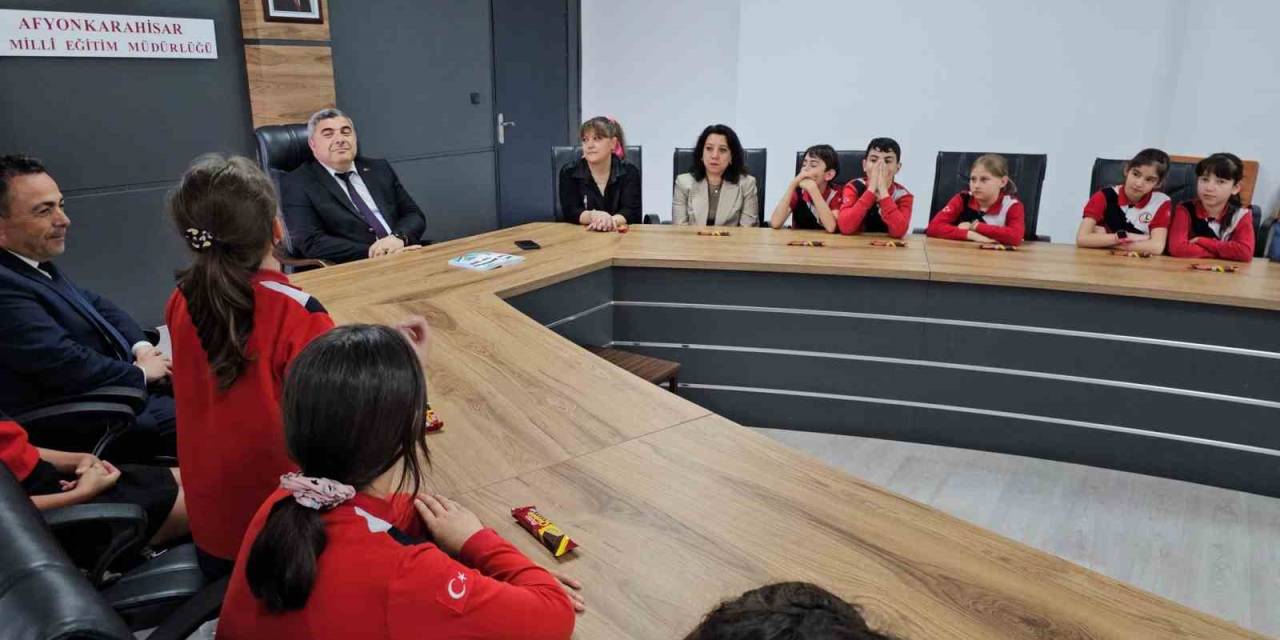 Minik Kalemlerden Büyük Şiirler