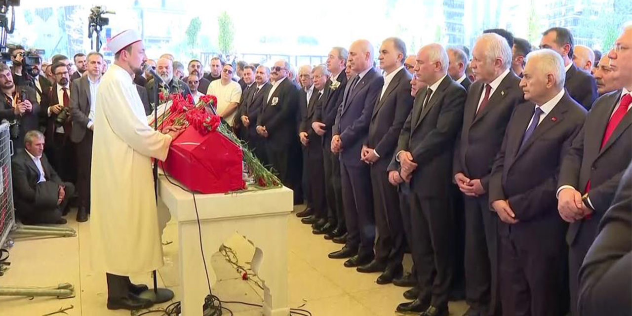 Sırrı Süreyya Önder son yolculuğuna uğurlandı